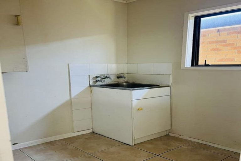 Photo of property in 5 Caribbean Drive, Unsworth Heights, Auckland, 0632