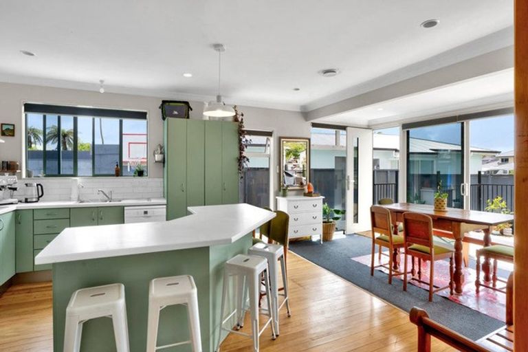 Photo of property in 8a Mahoe Street, Inglewood, 4330