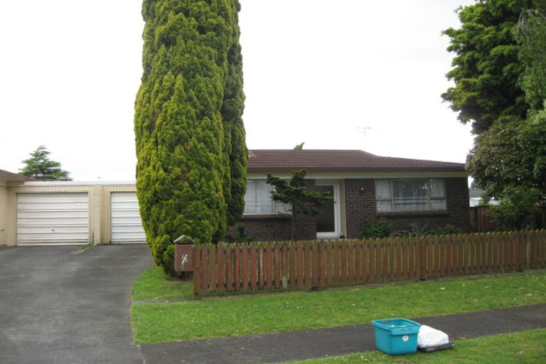 Photo of property in 2/2 Tatua Place, Conifer Grove, Takanini, 2112