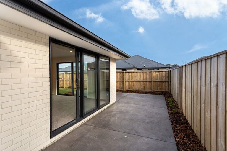 Photo of property in 15 Millhaven Place, Casebrook, Christchurch, 8051