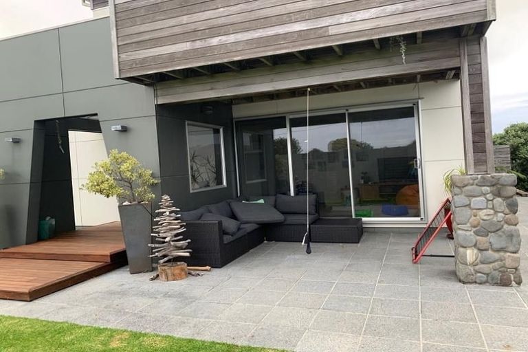 Photo of property in 12 Sackville Street, Fitzroy, New Plymouth, 4312