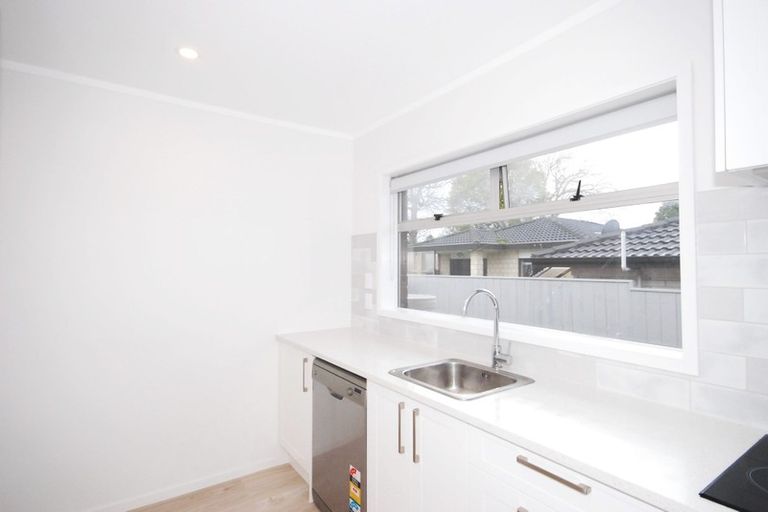 Photo of property in 2/19 Fortunes Road, Half Moon Bay, Auckland, 2012