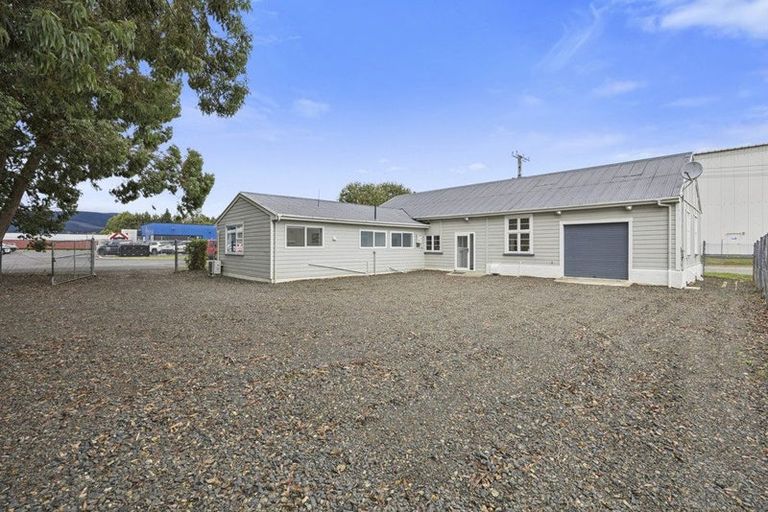 Photo of property in 205 Dukes Road North, Mosgiel, 9092