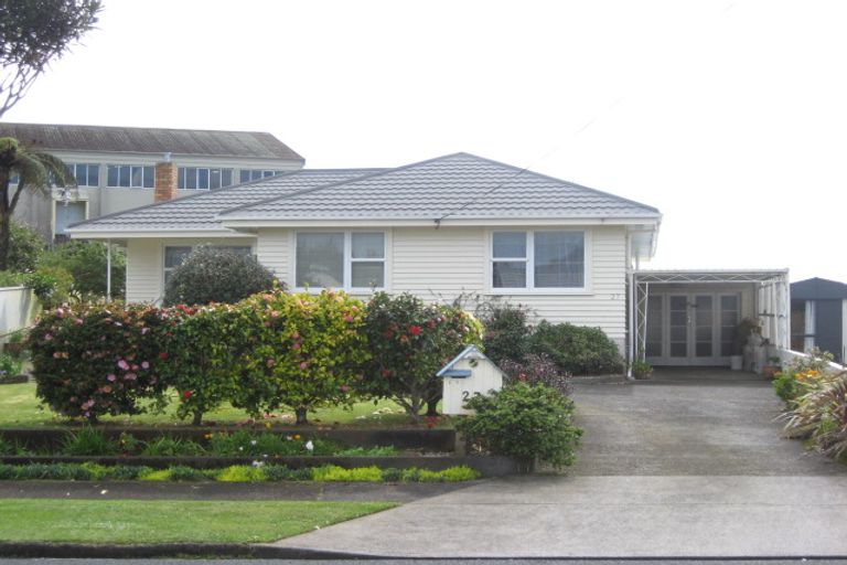 Photo of property in 27 Trafalgar Street, Westown, New Plymouth, 4310