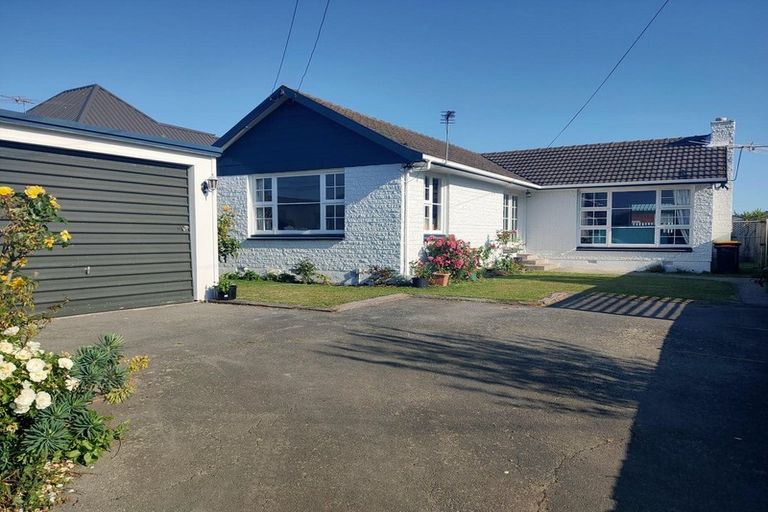 Photo of property in 18 Coniston Avenue, Ilam, Christchurch, 8041