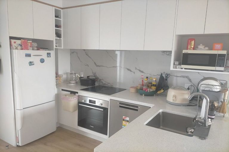Photo of property in 12d Shamrock Lane, Te Atatu Peninsula, Auckland, 0610