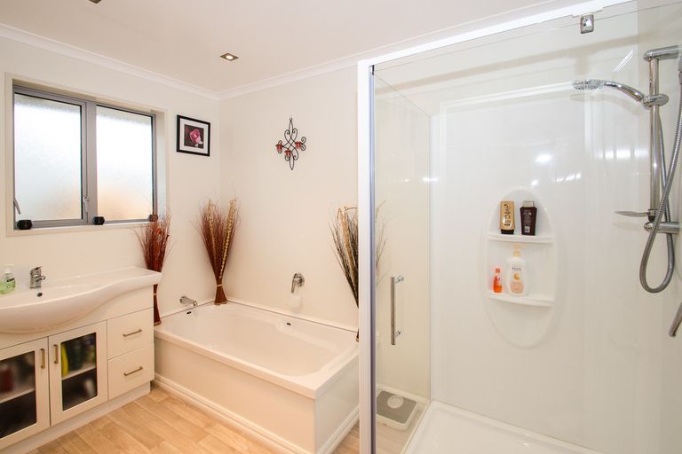 Photo of property in 28 Severn Street, Green Island, Dunedin, 9018