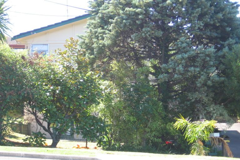 Photo of property in 1/459 Beach Road, Murrays Bay, Auckland, 0630