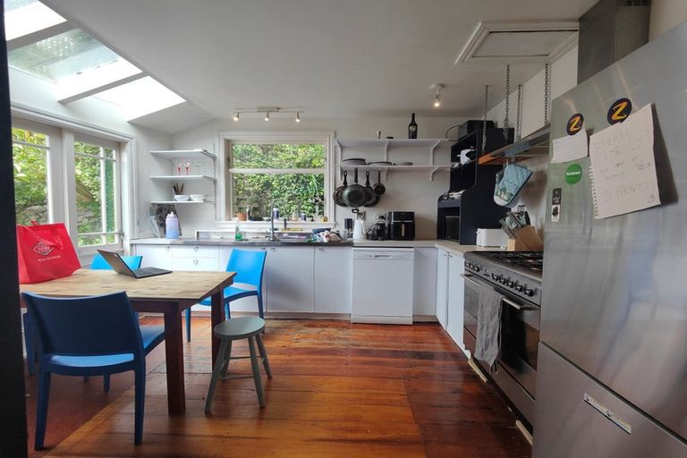 Photo of property in 154 Upland Road, Kelburn, Wellington, 6012