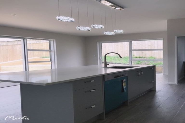 Photo of property in 38 Takurua Terrace, Orewa, 0931