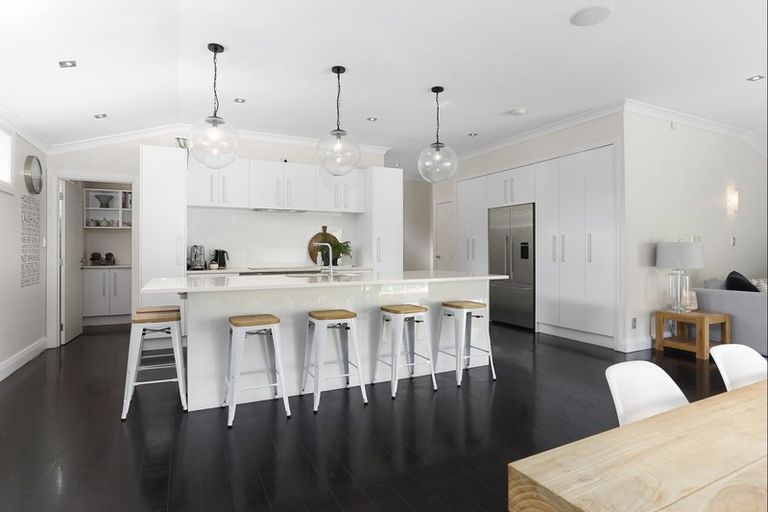 Photo of property in 24 Richmond Avenue, Northcote Point, Auckland, 0627