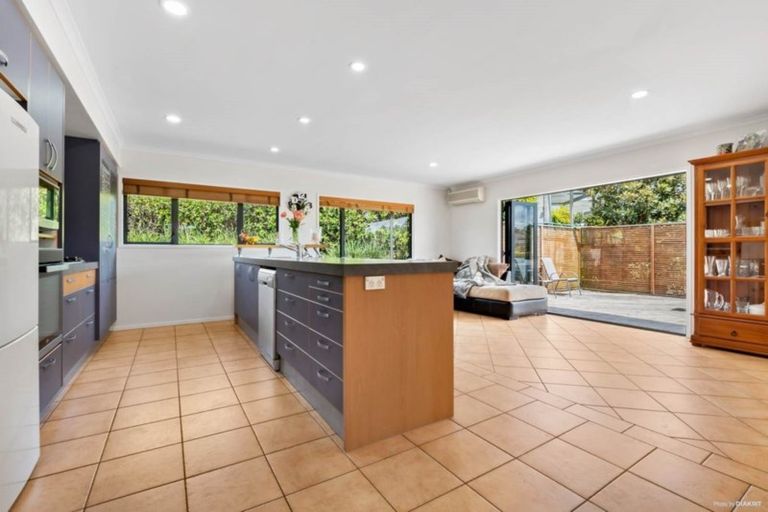 Photo of property in 83 Marina View Drive, West Harbour, Auckland, 0618