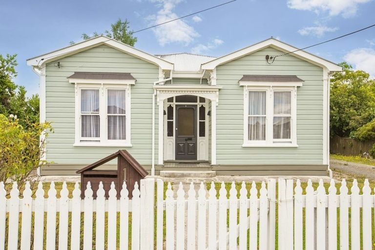 Photo of property in 1 Second Street, Lansdowne, Masterton, 5810