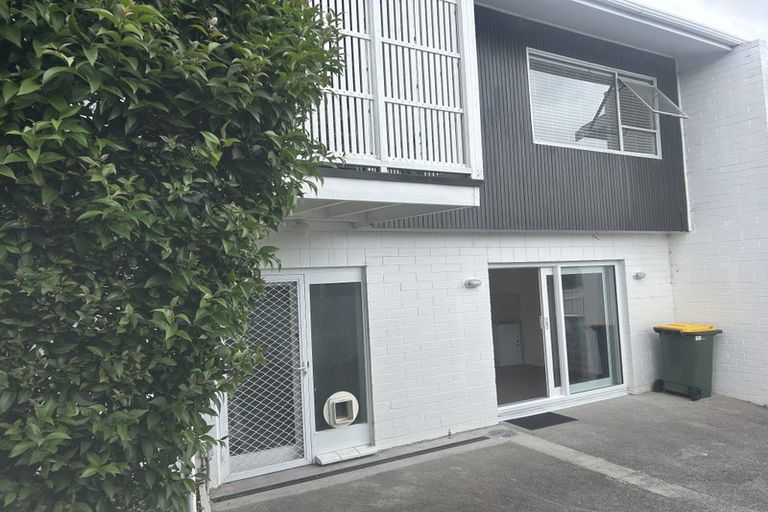 Photo of property in 1/1 Armstrong Place, New Lynn, Auckland, 0600