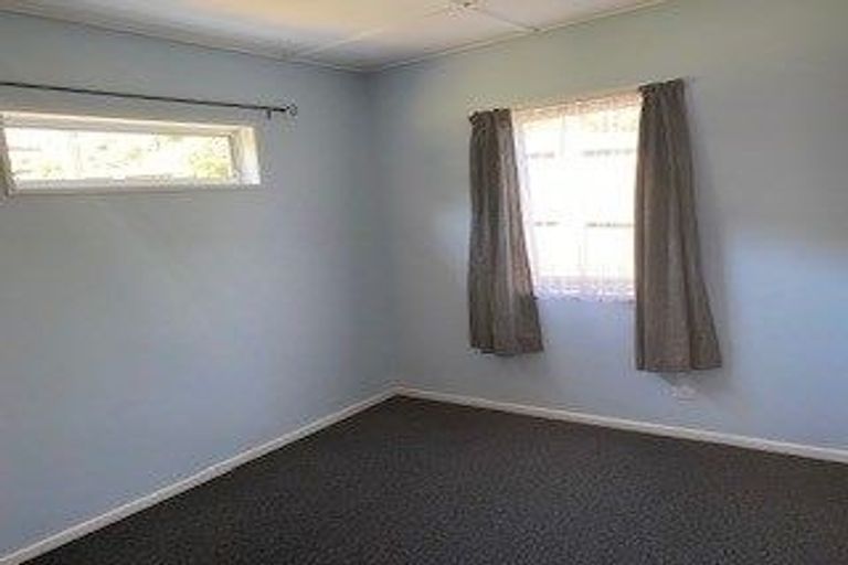 Photo of property in 15b Cypress Drive, Maungaraki, Lower Hutt, 5010