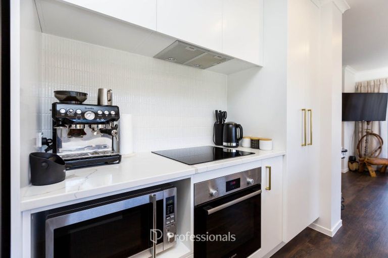 Photo of property in 22 Rewarewa Way, Timberlea, Upper Hutt, 5018