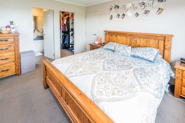 Photo of property in 53 Turnberry Drive, Wattle Downs, Auckland, 2103