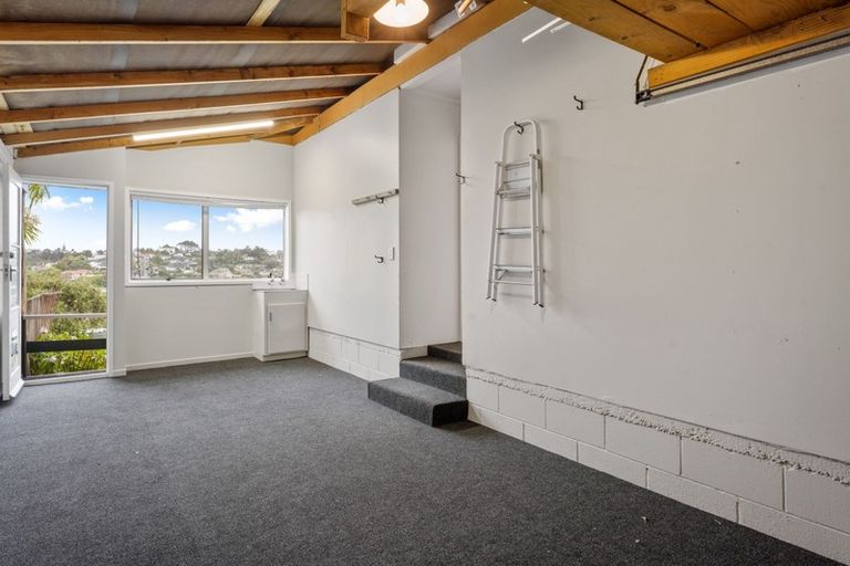 Photo of property in 1/12 Hollyhock Place, Browns Bay, Auckland, 0630