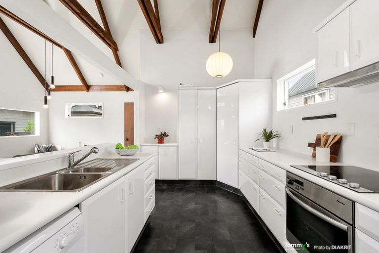 Photo of property in 63a Homebush Road, Khandallah, Wellington, 6035