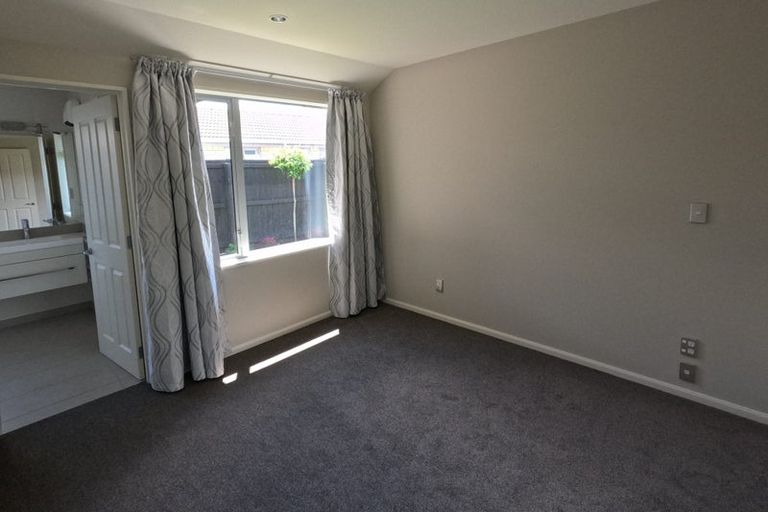 Photo of property in 49a Mcmahon Drive, Aidanfield, Christchurch, 8025