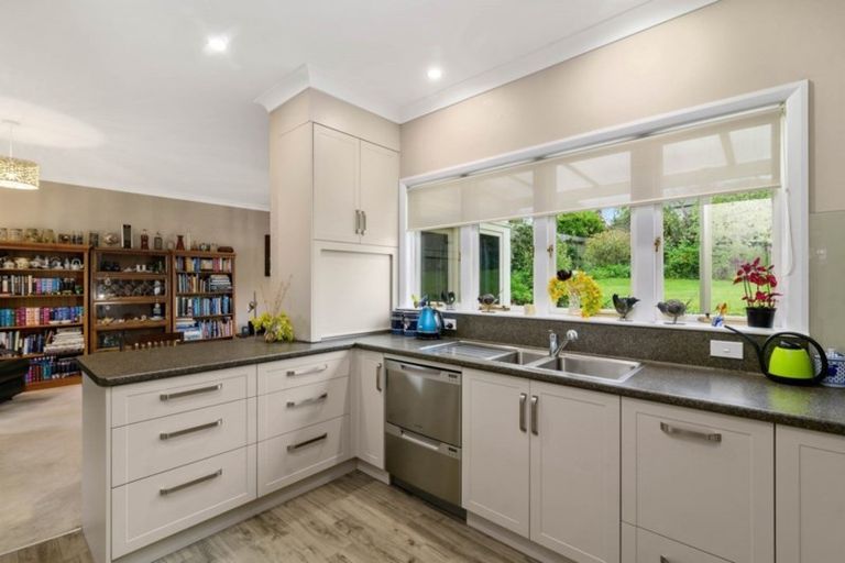 Photo of property in 188 Kawaha Point Road, Kawaha Point, Rotorua, 3010