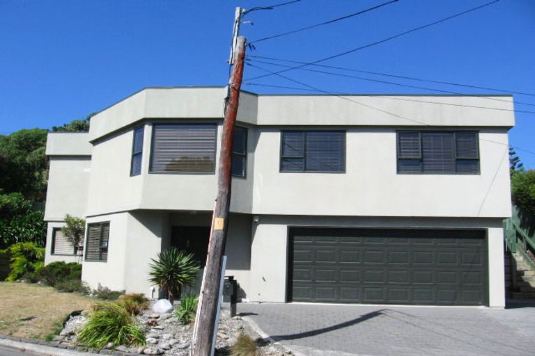 Photo of property in 5 Narbada Crescent, Khandallah, Wellington, 6035