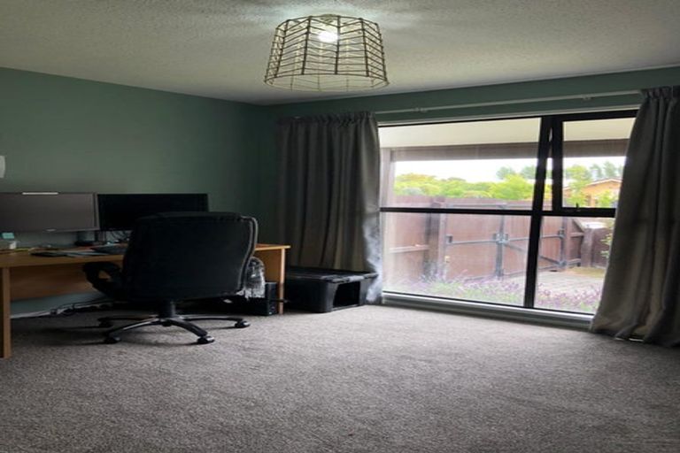 Photo of property in 20 Sawtell Place, Northcote, Christchurch, 8052