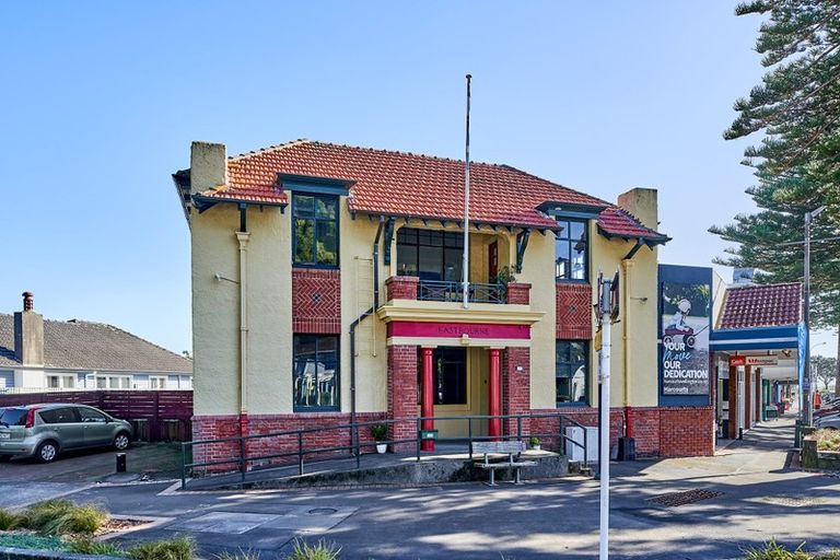 Photo of property in 148-150 Muritai Road, Eastbourne, Lower Hutt, 5013