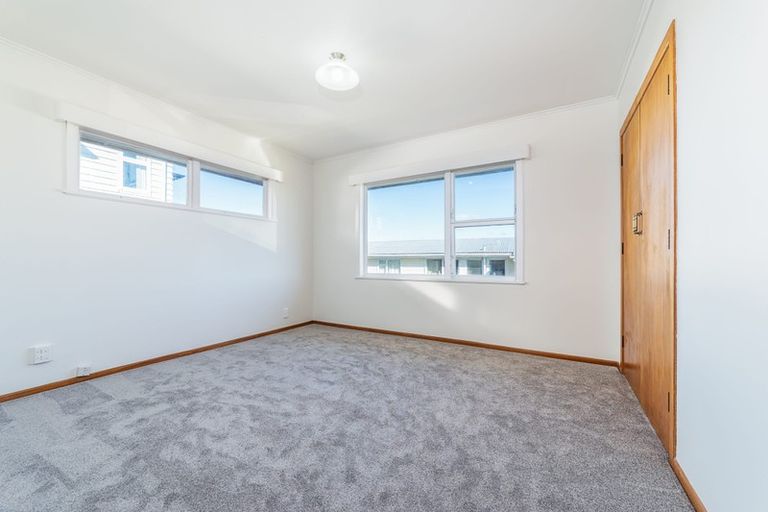 Photo of property in 4 Seaview Road, Glenfield, Auckland, 0629