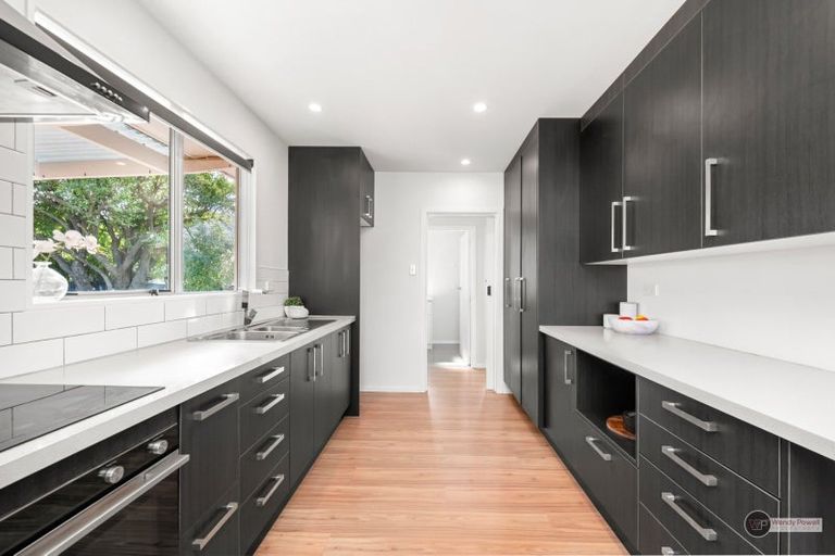 Photo of property in 16 Seattle Grove, Totara Park, Upper Hutt, 5018