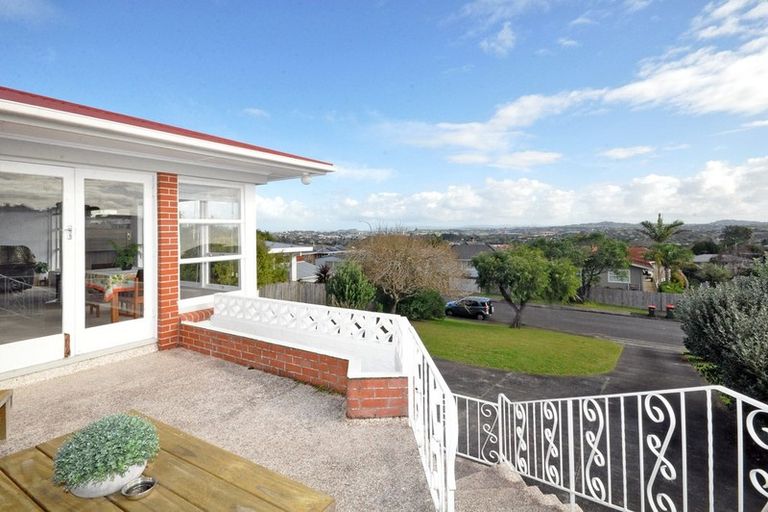 Photo of property in 28 Grassways Avenue, Pakuranga, Auckland, 2010