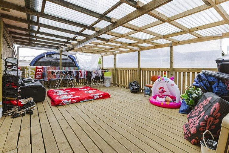 Photo of property in 26 Gambare Place, Wattle Downs, Auckland, 2103