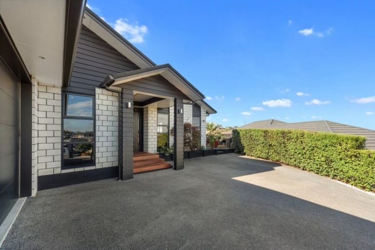 Photo of property in 16 Rigg Place, Flagstaff, Hamilton, 3210