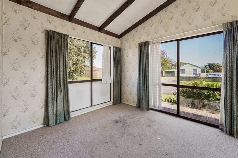 Photo of property in 42 Norfolk Crescent, Otaki Beach, Otaki, 5512