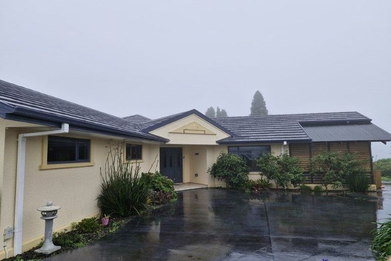Photo of property in 11 Royal Heights, Glen Avon, New Plymouth, 4312