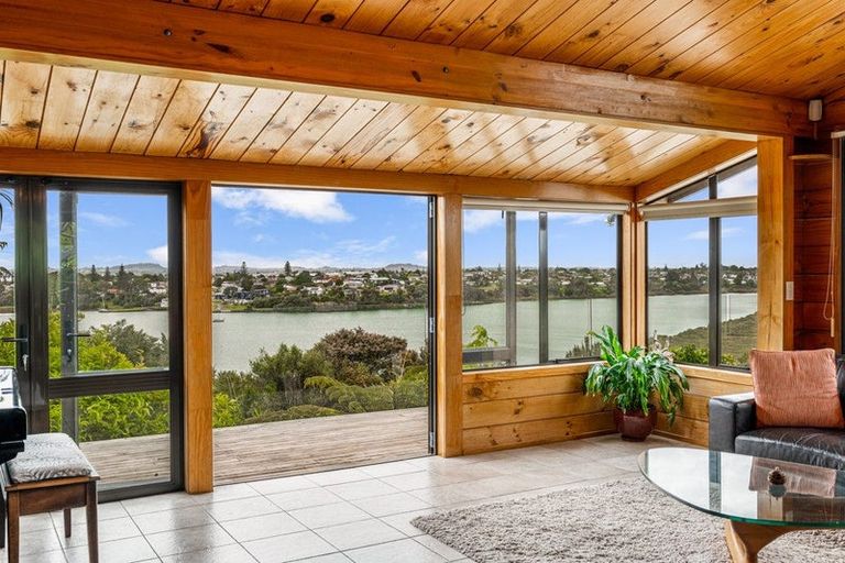 Photo of property in 143 West Harbour Drive, West Harbour, Auckland, 0618