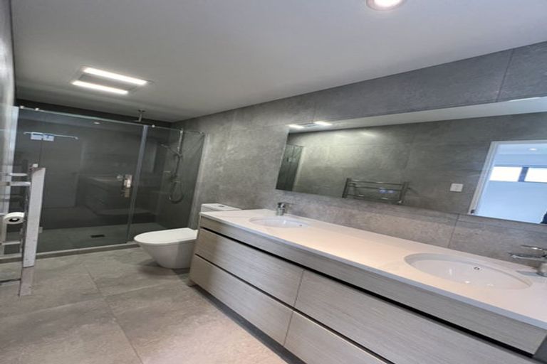 Photo of property in 14a September Place, Forrest Hill, Auckland, 0620