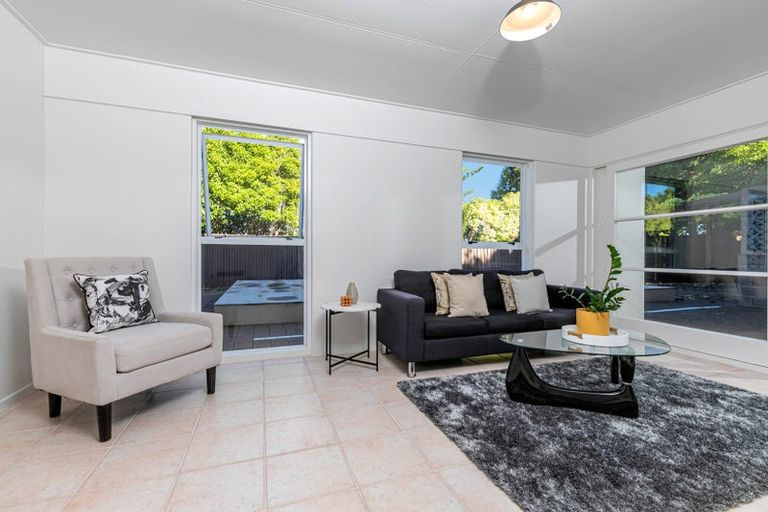 Photo of property in 71 Pleasant Road, Glen Eden, Auckland, 0602