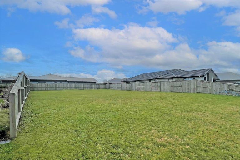 Photo of property in 37 Huka Heights Drive, Rangatira Park, Taupo, 3330