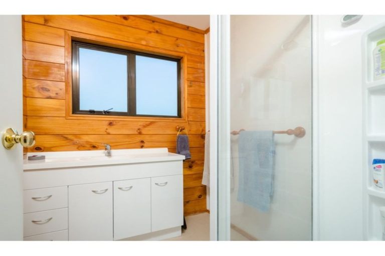 Photo of property in 18 Shelly Beach Road, Shelly Beach, Helensville, 0874