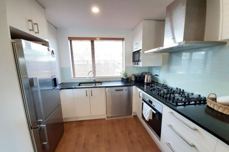 Photo of property in 17 Moki Place, Long Bay, Auckland, 0630