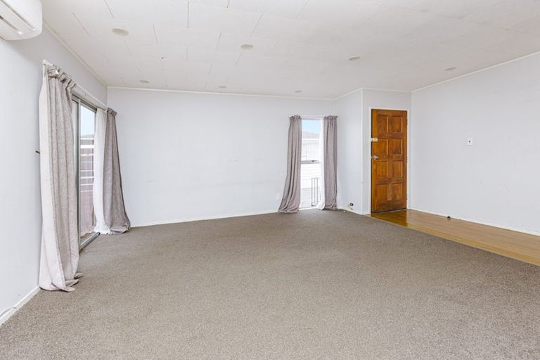 Photo of property in 2/26 Navigator Place, Papatoetoe, Auckland, 2025