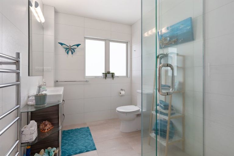 Photo of property in 1/154 Marine Parade, Mount Maunganui, 3116