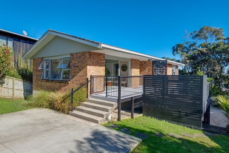 Photo of property in 53 Marellen Drive, Red Beach, 0932