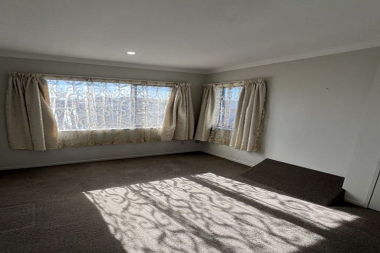 Photo of property in 15a York Road, Papatoetoe, Auckland, 2104