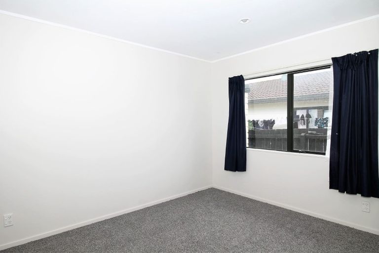 Photo of property in 2/32 Limond Street, Randwick Park, Auckland, 2105