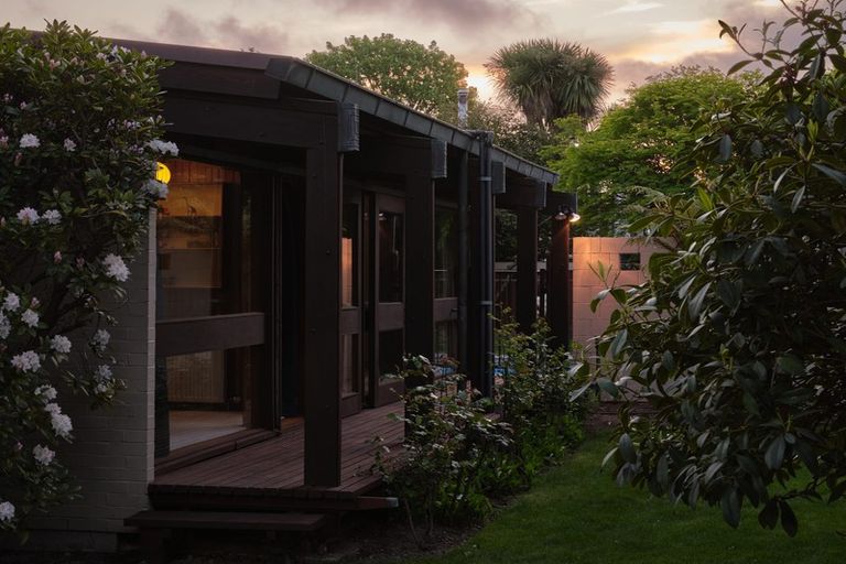 Photo of property in 30 Newbridge Place, Ilam, Christchurch, 8041