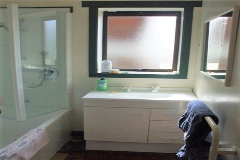 Photo of property in 16 Brook Street, Waiwhetu, Lower Hutt, 5010