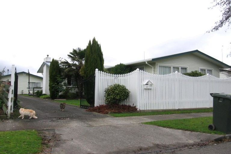 Photo of property in 27 Acacia Street, Kelvin Grove, Palmerston North, 4414