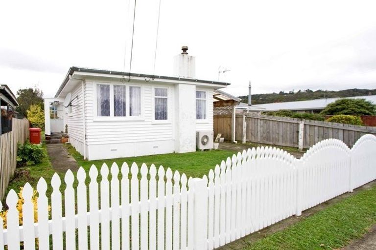 Photo of property in 34a Exchange Street, Ebdentown, Upper Hutt, 5018